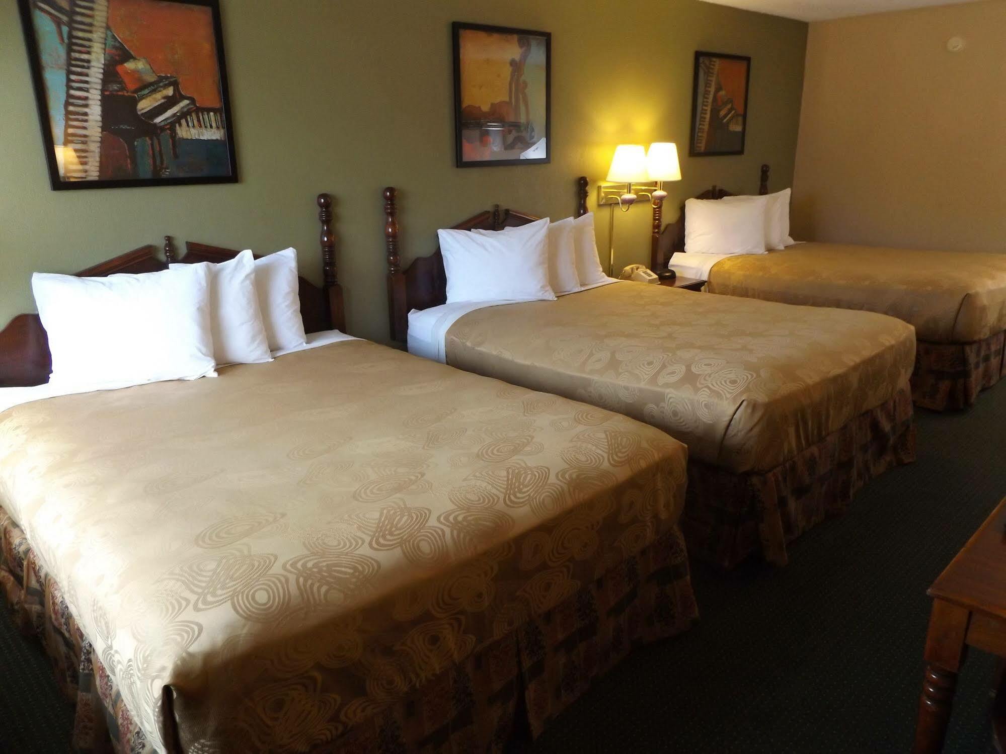 Angel Inn Near Imax, A Travelodge By Wyndham Branson Eksteriør billede