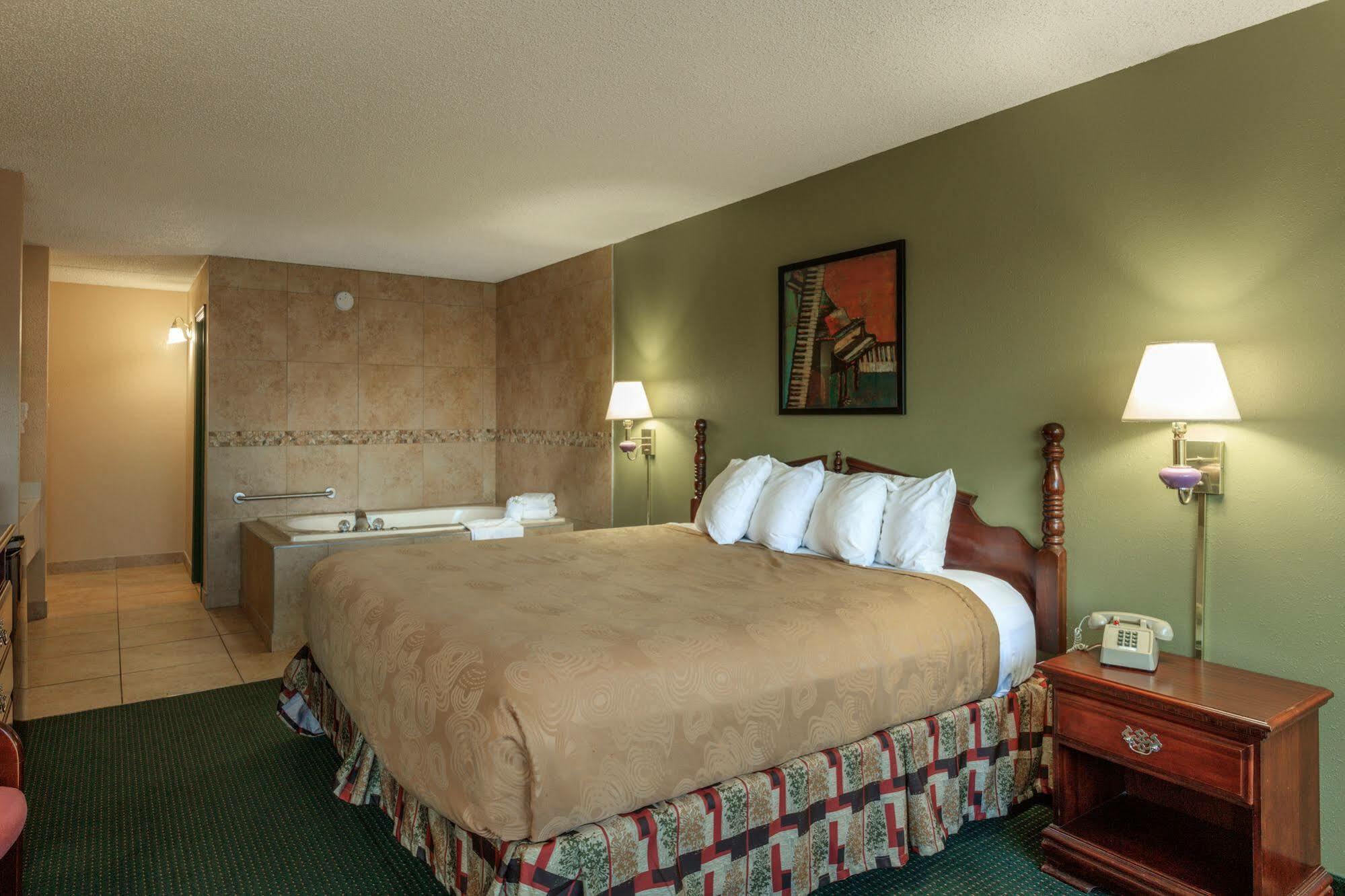 Angel Inn Near Imax, A Travelodge By Wyndham Branson Eksteriør billede