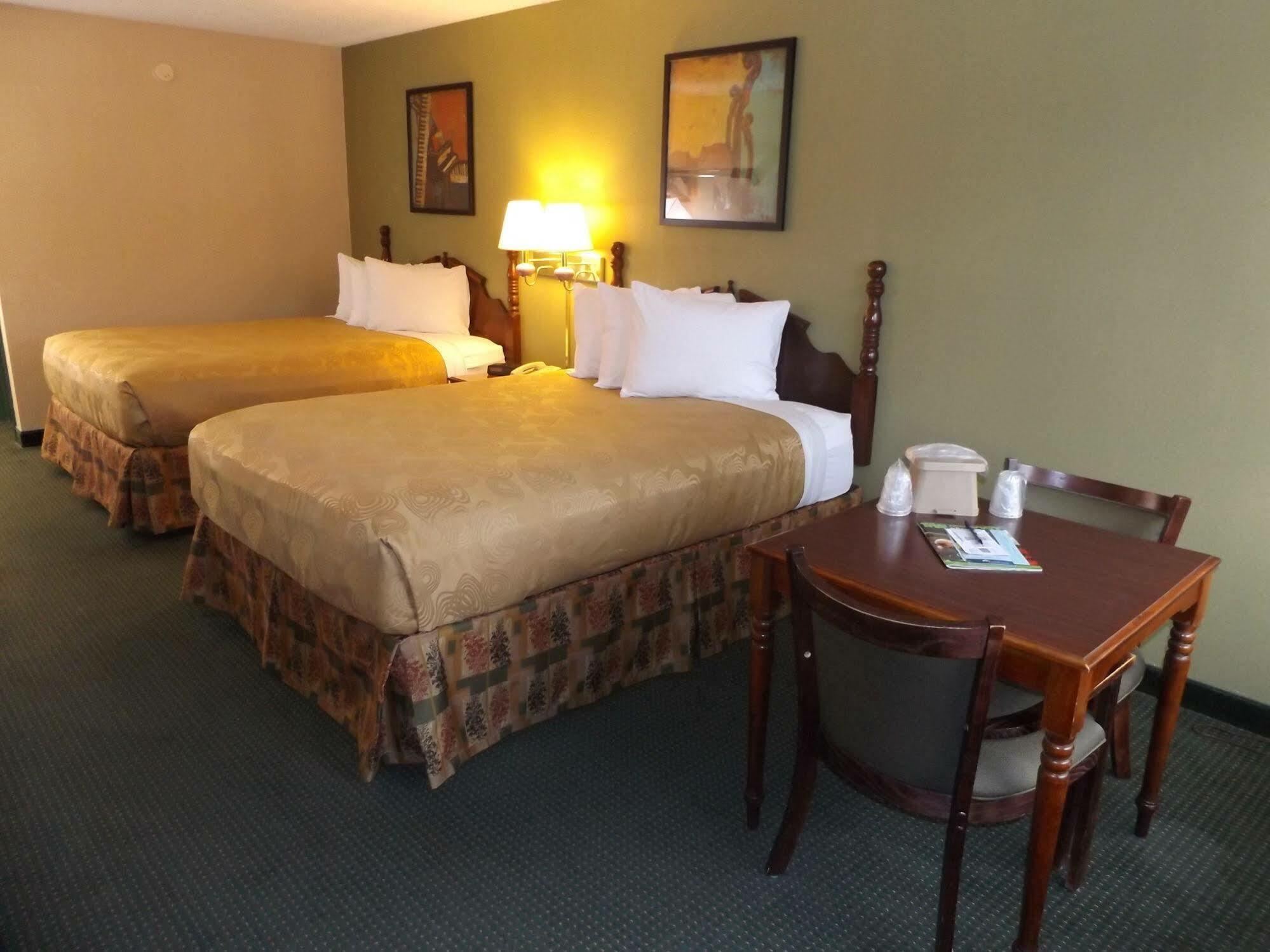 Angel Inn Near Imax, A Travelodge By Wyndham Branson Eksteriør billede