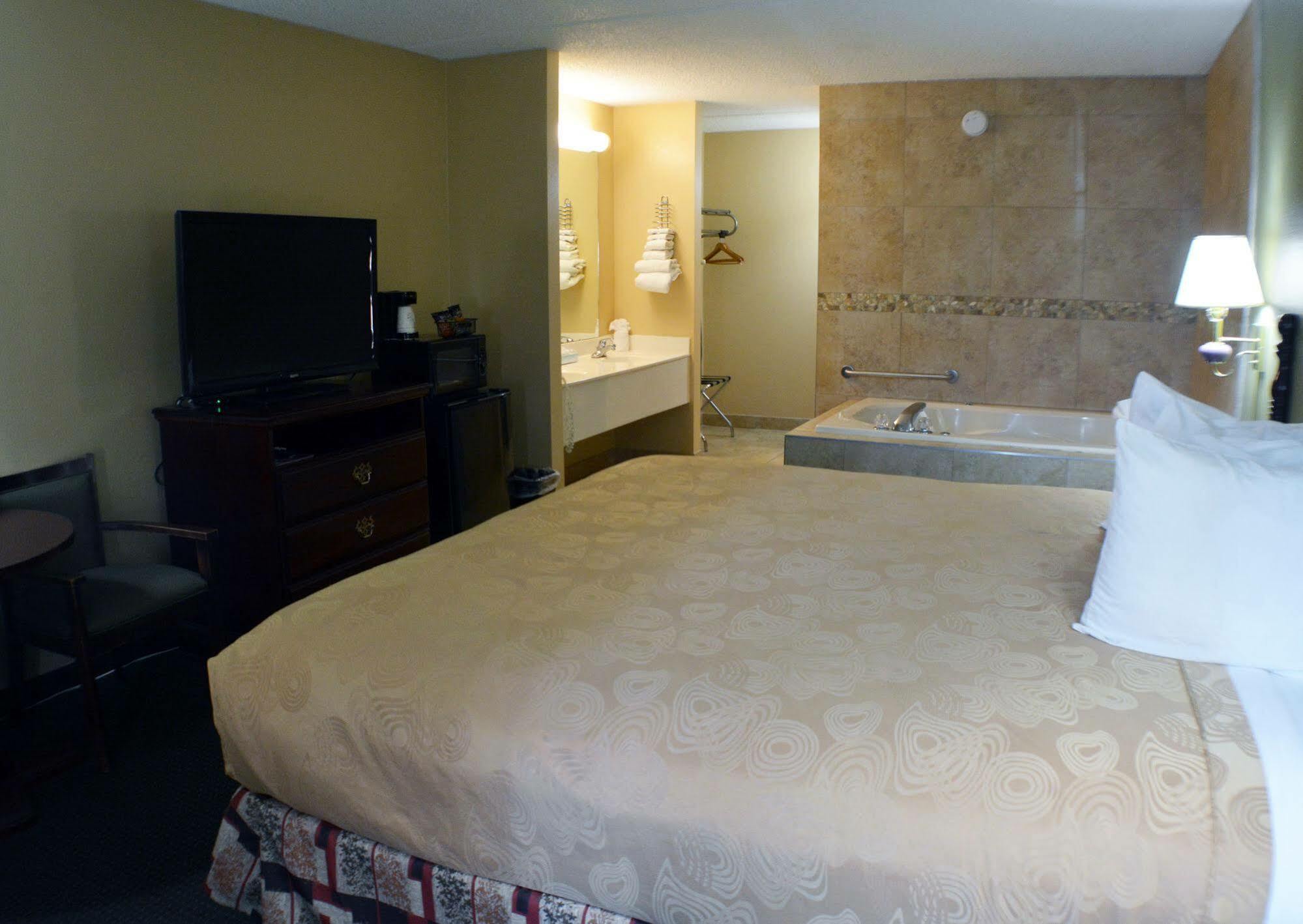 Angel Inn Near Imax, A Travelodge By Wyndham Branson Eksteriør billede