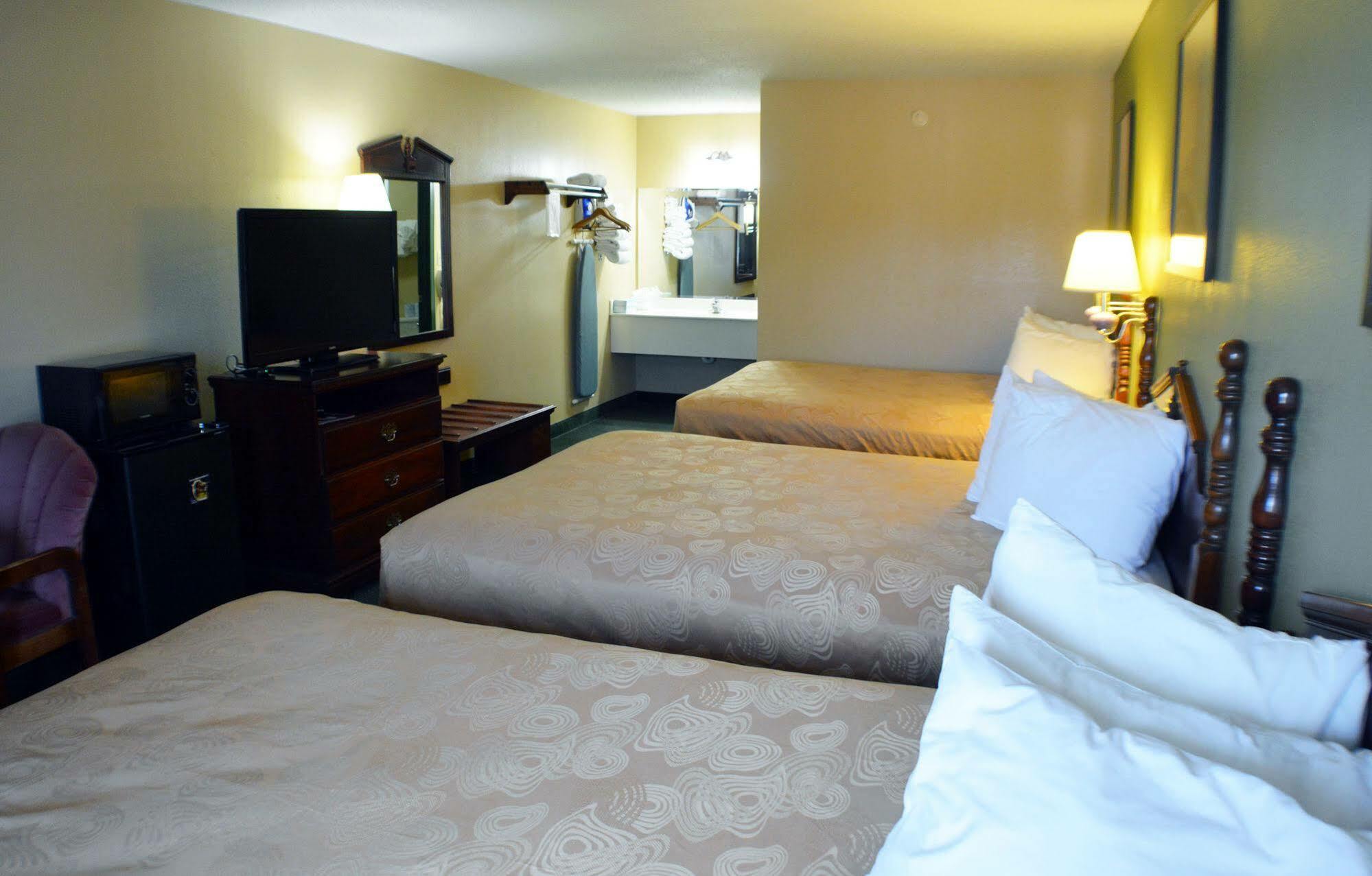 Angel Inn Near Imax, A Travelodge By Wyndham Branson Eksteriør billede